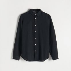 Koszula regular z lnem - czarny. Czarne koszule Reserved, l, bez wzorów, z bawełny, bez kołnierzyka, bez ramiączek. Za 149.99 zł.