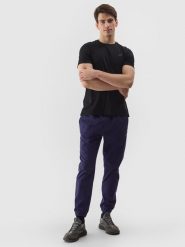 4F Spodnie casual joggery męskie - granatowe L. Niebieskie joggery i bojówki 4F, na co dzień, l, bez wzorów, z bawełny, casualowe. Za 159.99 zł.