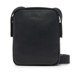 Saszetka Calvin Klein. Czarne saszetki i nerki CALVIN KLEIN, bez wzorów. Za 239.99 zł.