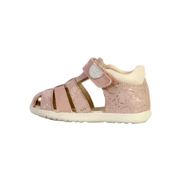 Sandały Geox Model B Sandal Macchia Gir Kolor Rose. Białe sandały Geox, ze skóry, bez zapięcia. Za 219.99 zł.