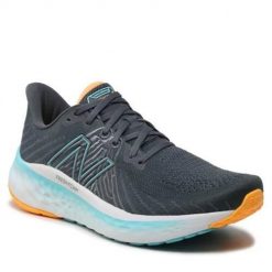 Buty do biegania męskie New Balance MVNGOCD5. Szare buty do biegania New Balance, bez wzorów, z materiału, bez zapięcia, do biegania. W wyprzedaży za 506.95 zł.