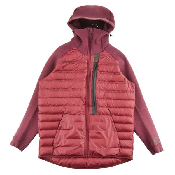 Second life - Męskie Nike Tech Bordeaux Puchowa Kurtka - Stan dobry. Czerwone kurtki Nike, m, bez wzorów, z puchu, bez kaptura. Za 211.46 zł.