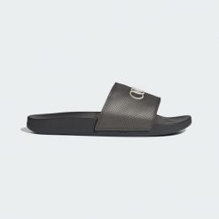 KLAPKI ADILETTE COMFORT AUDI REVOLUT F1 TEAM. Białe klapki Adidas, z materiału. Za 239.00 zł.
