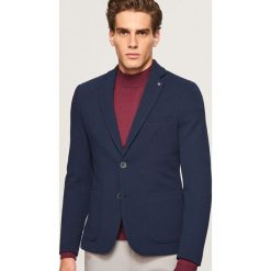 Marynarka z tkaniny strukturalnej slim fit - Niebieski. Garnitury marki Reserved. W wyprzedaży za 119.99 zł.