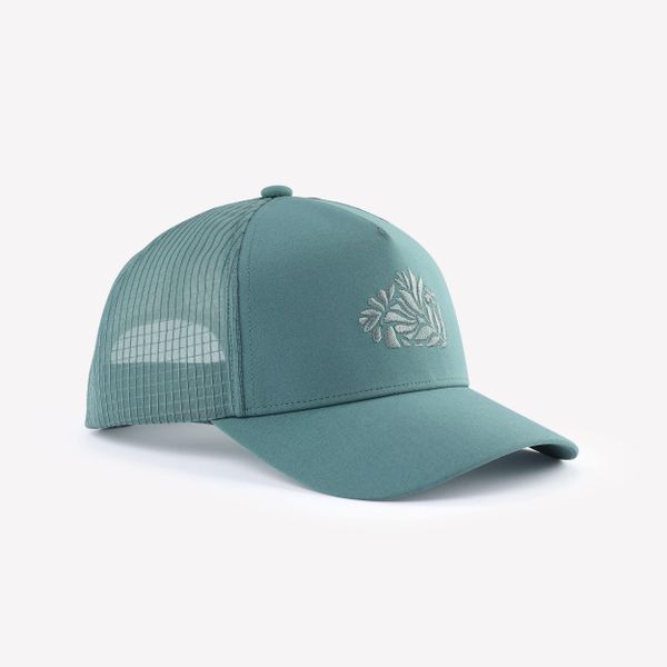 Czapka turystyczna z daszkiem Quechua Hike 500 Trucker. Zielone czapki z daszkiem FORCLAZ, bez wzorów, z elastanu. Za 69.99 zł.