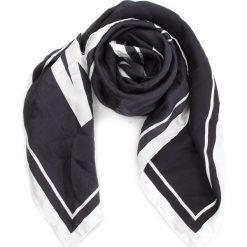 Chusta MOSCHINO - 03549 M1835 006. Szaliki MOSCHINO. W wyprzedaży za 489.00 zł.