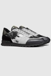 VALENTINO GARAVANI Sneakersy rockrunner w szarym kamuflażu. Szare buty sportowe casual Valentino Garavani, bez wzorów, bez zapięcia. W wyprzedaży za 2,099.99 zł.