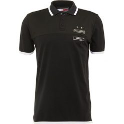 Plein Sport SQUAD Koszulka polo black/white. Koszulki polo sportowe marki Plein Sport. W wyprzedaży za 379.60 zł.