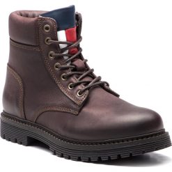 Trapery TOMMY JEANS - Iconic Tommy Jeans N EM0EM00155 Coffee Beam 212. Trapery marki Tommy Jeans. W wyprzedaży za 449.00 zł.
