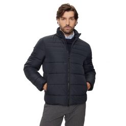 Kurtka puchowa zapinana na zamek Geox Magnete. Niebieskie kurtki Geox, m, bez wzorów, z puchu, bez kaptura. W wyprzedaży za 556.00 zł.