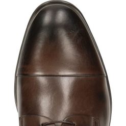 Półbuty CHUCK. Eleganckie półbuty marki Gino Rossi. W wyprzedaży za 349.90 zł.