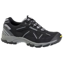 Buty turystyczne męskie Chiruca Sumatra 03. Czarne buty turystyczne Chiruca, bez wzorów, z gore-texu, bez zapięcia, outdoorowe, gore-tex. Za 620.00 zł.