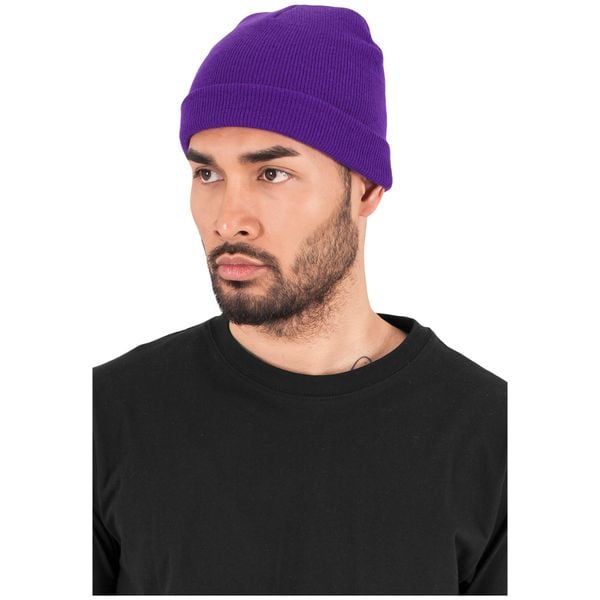 Czapka Flexfit heavyweight. Fioletowe czapki zimowe FLEXFIT, bez wzorów. W wyprzedaży za 30.00 zł.