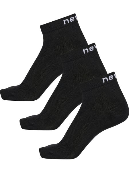 Skarpetki Newline DO. Czarne skarpety Newline, bez wzorów, z materiału. Za 134.00 zł.
