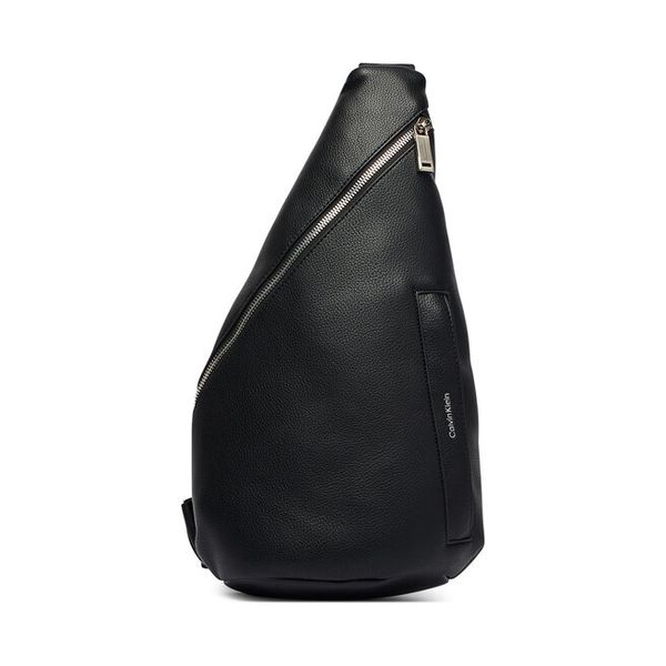 Saszetka Calvin Klein. Czarne saszetki i nerki CALVIN KLEIN, bez wzorów, małe, bez dodatków. Za 369.99 zł.