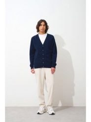 AUTHENTIC CASHMERE Kaszmirowy kardigan "Pipa" w kolorze granatowym rozmiar: M. Niebieskie swetry rozpinane AUTHENTIC CASHMERE, m, bez wzorów, z kaszmiru, bez kołnierzyka, bez ramiączek. Za 402.20 zł.