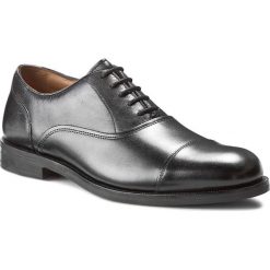 Półbuty CLARKS - Coling Boss 261193457 Black Leather. Eleganckie półbuty Clarks. W wyprzedaży za 439.00 zł.