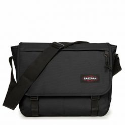 Torba na ramię Eastpak Delegate +. Czarne torby na ramię Eastpak, bez wzorów, z nylonu, na ramię, duże, bez dodatków. Za 169.00 zł.