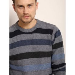 SWETER DŁUGI RĘKAW MĘSKI. Swetry nierozpinane marki TOP SECRET. W wyprzedaży za 39.99 zł.