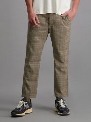 Pioneer Spodnie chino "Robert P" w kolorze beżowym rozmiar: W32/L32. Brązowe eleganckie spodnie PIONEER, na co dzień, l. Za 149.95 zł.