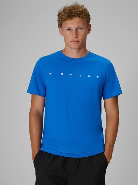4F T-shirt regular z nadrukiem męski - niebieski L. Niebieskie t-shirty 4F, l, bez wzorów, z bawełny, bez kołnierzyka, bez ramiączek. Za 59.99 zł.