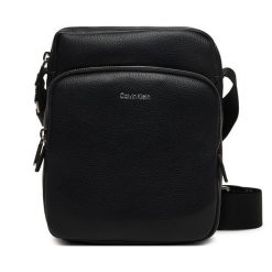 Saszetka Calvin Klein. Czarne saszetki i nerki CALVIN KLEIN, bez wzorów. Za 409.99 zł.