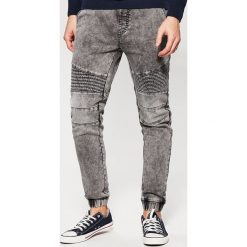 Joggery z przeszyciami - Szary. Szare joggery i bojówki marki House. Za 99.99 zł.