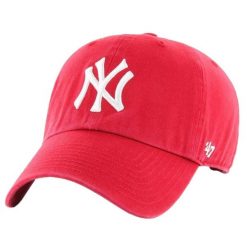 Czapka z daszkiem męska 47 New York Yankees Clean Up Cap. Czerwone czapki z daszkiem 47 Brand, bez wzorów, z bawełny. Za 109.99 zł.