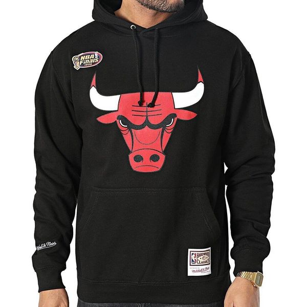 Bluza męska do koszykówki Mitchell & Ness Chicago Bulls czarna. Czarne bluzy Mitchell & Ness, m, bez wzorów, bez kaptura. Za 348.50 zł.