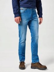 Wrangler Dżinsy - Regular fit - w kolorze błękitnym rozmiar: W33/L32. Niebieskie jeansy Wrangler, l. Za 173.99 zł.