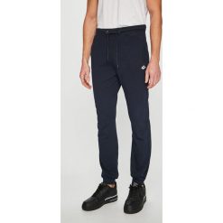 Le Shark - Spodnie. Brązowe spodnie materiałowe Le Shark, na co dzień, m, bez wzorów, z bawełny, casualowe. W wyprzedaży za 79.90 zł.