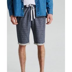 Dresowe szorty - Granatowy. Krótkie spodenki sportowe marki Cropp. Za 59.99 zł.