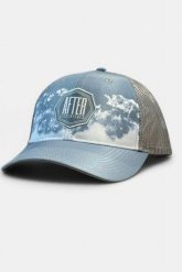 Czapka Trucker Unisex dla dorosłych - Bleached Blue. Niebieskie czapki z daszkiem AFTER ESSENTIALS, z aplikacjami, z poliesteru. Za 79.20 zł.
