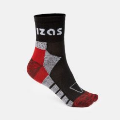 Skarpety sportowe Fiori: wszechstronność i wsparcie przy każdym ruchu, komfort i. Czarne skarpetki sportowe Izas, bez wzorów. Za 130.39 zł.