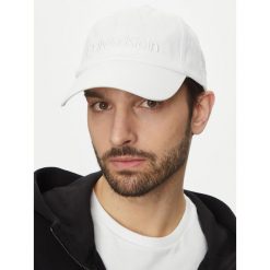 Czapka z daszkiem Calvin Klein. Białe czapki z daszkiem CALVIN KLEIN, bez wzorów. Za 119.99 zł.