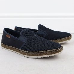 Półbuty męskie wsuwane espadryle granatowe Rieker B5265-14. Eleganckie półbuty Rieker, z aplikacjami, z tkaniny, bez obcasa, bez zapięcia. Za 207.99 zł.