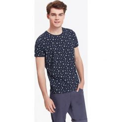 T-SHIRT MĘSKI Z NADRUKOWANYM WZOREM. T-shirty marki TOP SECRET. W wyprzedaży za 19.99 zł.
