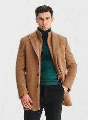 PAKO LORENTE – Kamelowy płaszcz męski z odpinaną stójką. Płaszcze Pako Lorente, na jesień, m, bez wzorów, z poliesteru, bez kaptura. Za 999.99 zł.