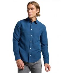 MESKA KOSZULA LEE PATCH SHIRT ORION BLUE 112364107. Niebieskie koszule Lee, l, bez wzorów, bez kołnierzyka, bez ramiączek. Za 169.99 zł.