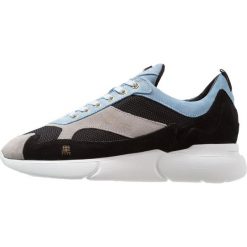 Mercer Amsterdam KIMONO Sneakersy niskie grey/iceblue. Buty sportowe casual marki Mercer Amsterdam. Za 1,049.00 zł.