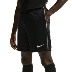 Spodenki krótkie męskie Nike Dri-Fit Park 26. Czarne szorty Nike, m, bez wzorów, z poliesteru, sportowe. Za 76.99 zł.
