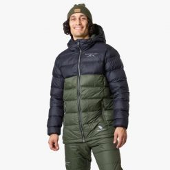 Kurtka puchowa Wędrówki męska Swedemount Östersund Down Jacket 2.0 wodoodporna. Czarne kurtki SWEDEMOUNT, m, bez wzorów, z puchu, bez kaptura. Za 699.99 zł.