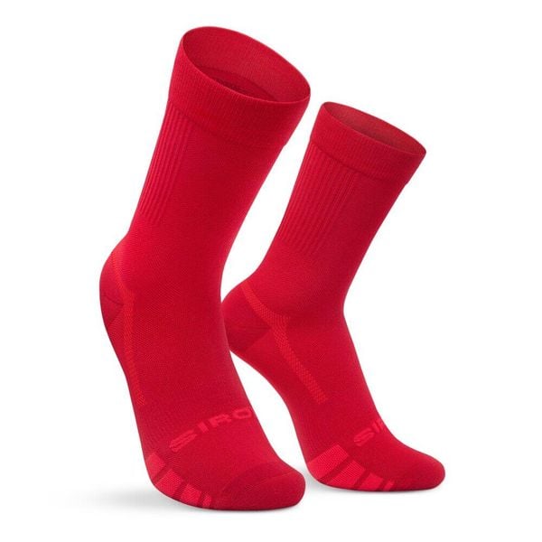 Skarpetki gravel Kolarstwo Siroko GS1 Red. Czerwone skarpety SIROKO, bez wzorów, z elastanu. Za 71.00 zł.