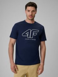 4F T-shirt regular z nadrukiem męski - granatowy L. Niebieskie t-shirty 4F, l, bez wzorów, z bawełny, bez kołnierzyka, bez ramiączek. Za 69.99 zł.