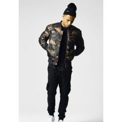 Kurtka Urban Classic basic camo. Brązowe kurtki Urban Classics, m, bez wzorów, bez kaptura. Za 292.75 zł.