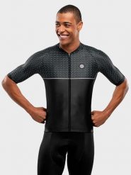 Siroko Koszulka kolarska "M2 Mount Evans" w kolorze czarnym rozmiar: M. Czarne t-shirty sportowe SIROKO, bez wzorów, z materiału, bez ramiączek, rowerowe. Za 224.95 zł.
