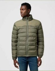 MESKA KURTKA WRANGLER PACKABLE PUFFER DUSTY OLIVE 112371449. Zielone kurtki Wrangler, na zimę, xxl, bez wzorów, bez kaptura. Za 359.99 zł.