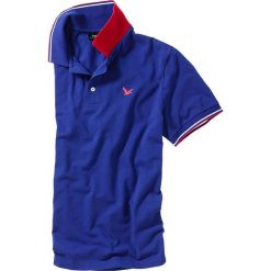 Shirt polo bonprix błękit królewski. Niebieskie koszulki polo marki bonprix, z bawełny, z kontrastowym kołnierzykiem. Za 44.99 zł.