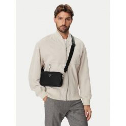 Saszetka Guess. Czarne saszetki i nerki Guess, z aplikacjami, małe, bez dodatków. Za 291.99 zł.