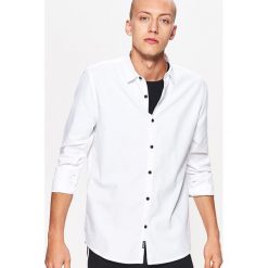 Gładka koszula slim fit - Biały. Koszule marki Cropp. Za 49.99 zł.